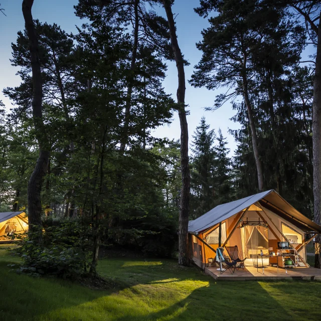 Campingplatz Huttopia - La Pinède